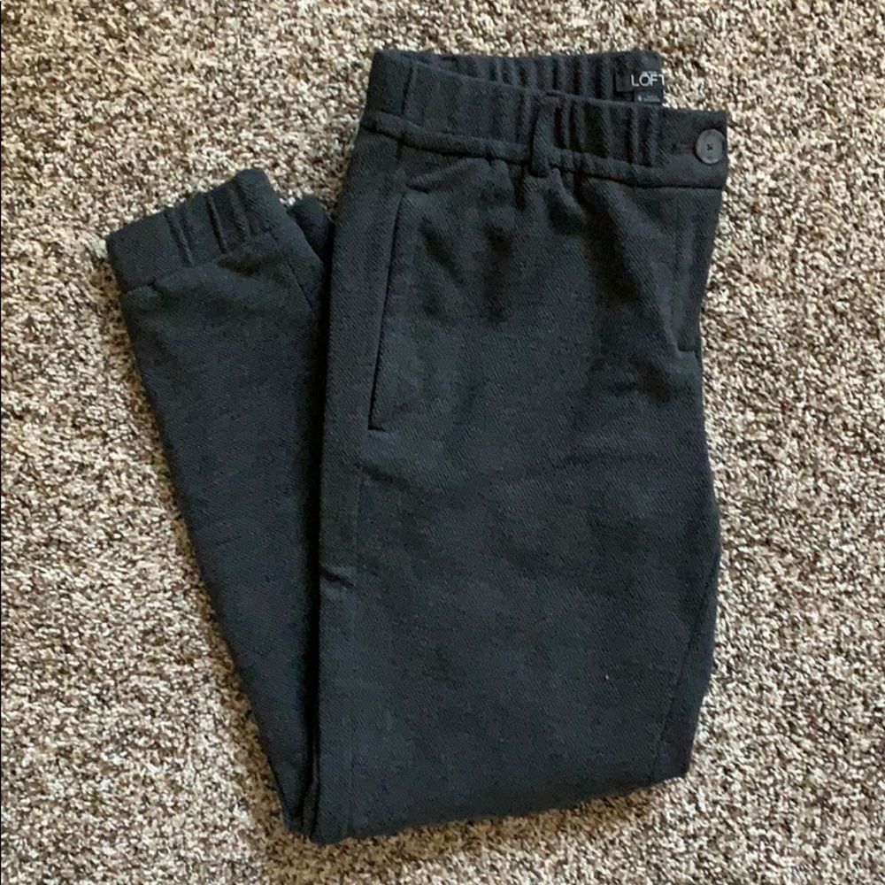 Grey joggers with pockets